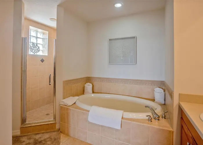 Beautiful Waterfront 3 Bedroom Condo, Located In The Heart Of Clearwater * Clearwater Beach