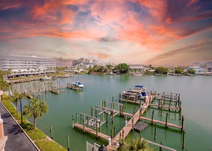 Beautiful Waterfront 3 Bedroom Condo, Located In The Heart Of Clearwater *