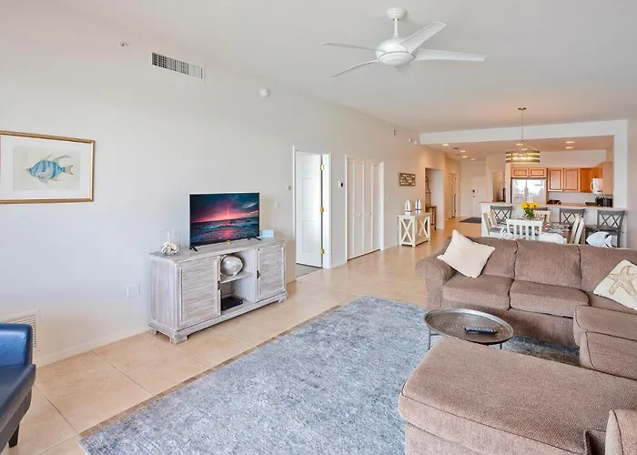 Apartment Beautiful Waterfront 3 Bedroom Condo, Located In The Heart Of Clearwater *