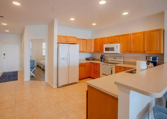Beautiful Waterfront 3 Bedroom Condo, Located In The Heart Of Clearwater Apartment *